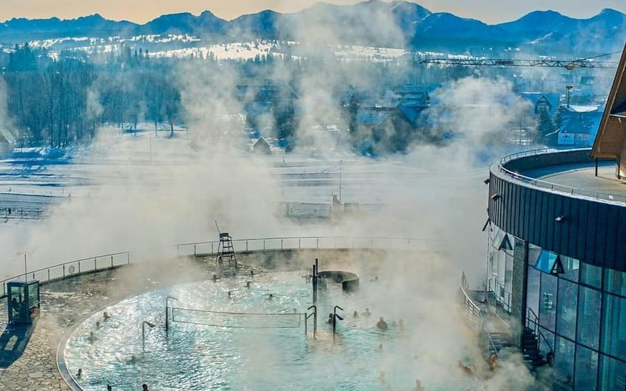 Zakopane: Guided Tour from Krakow + Thermal Baths, Funicular Ride & Food Tasting