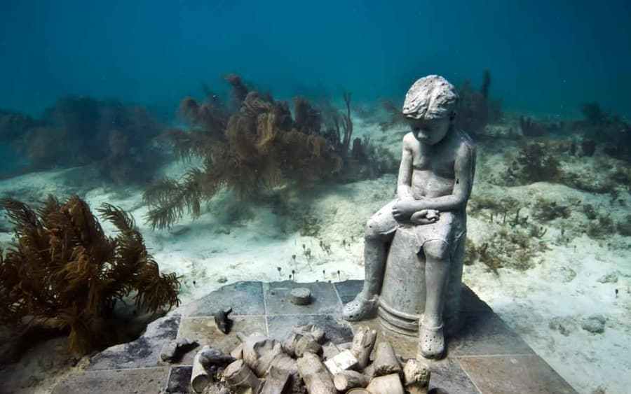 MUSA Cancún Underwater Art Museum: Snorkel & Glass-Bottomed Boat Tour with Drink