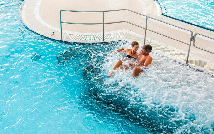 From Zakopane: Chochołow Thermal Baths Tickets with Round-Trip Hotel Transfers