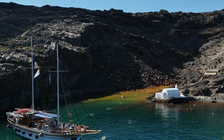 Santorini Volcano and Hot Springs Tour
