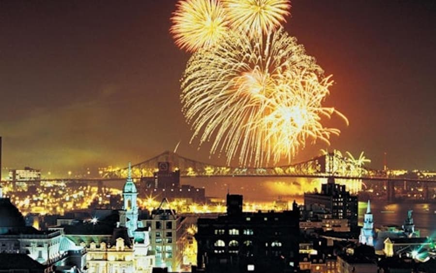 Montreal: Hop-on Hop-off Bus Night Tour
