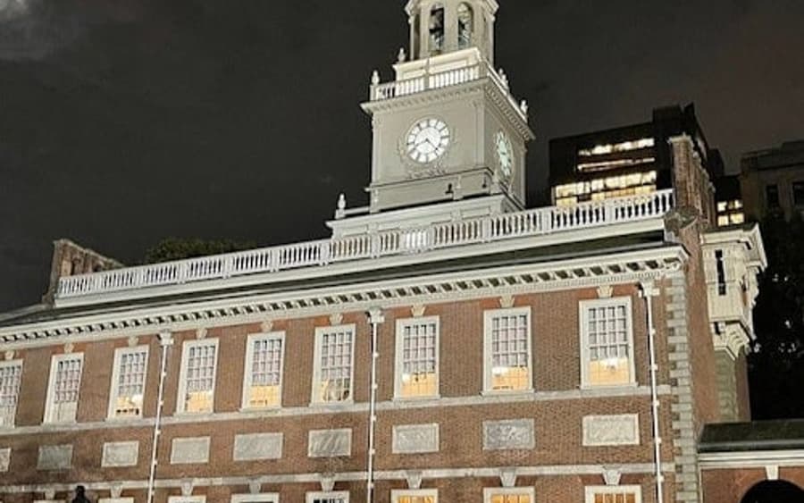 Philadelphia: Dark Philly Guided Night Tour (Adults Only)