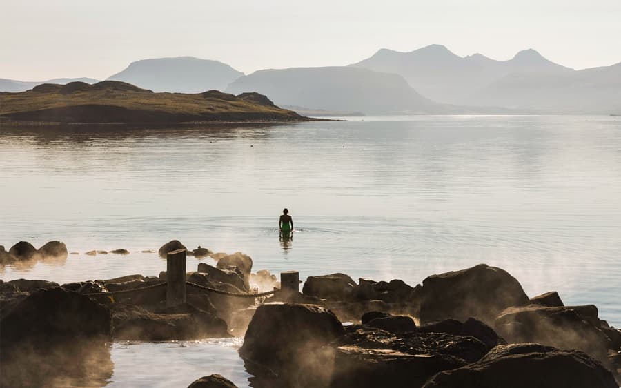 Tiket Masuk Kolam Air Panas Hvammsvik dengan Pilihan Pemindahan dari Reykjavik