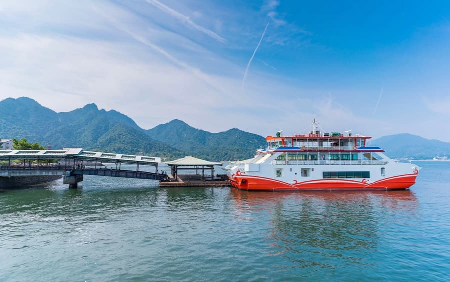 Des d'Osaka/Kyoto: Excursió d'un dia a Hiroshima i Miyajima amb bitllets d'anada i tornada en Shinkansen
