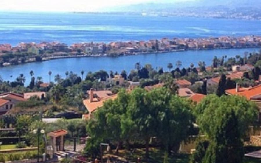 Roundtrip Shuttle Transfer from Messina to Taormina