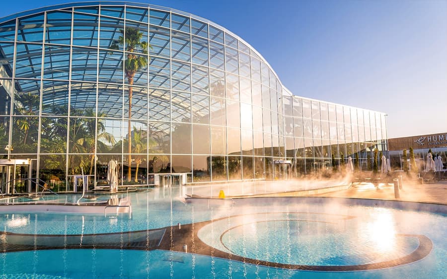Skip-the-Line Billetter til Therme Bucuresti med Transport