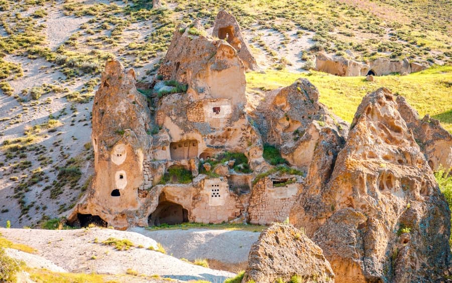Cappadocia Soğanlı Vadisi Gün Doğumu Sıcak Hava Balon Turu, Kahvaltı ve Transfer Dahil
