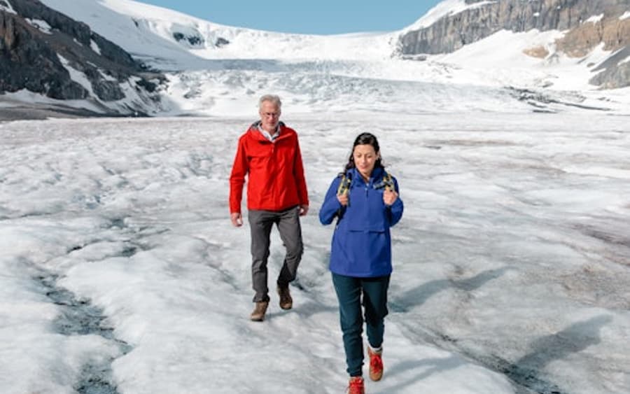 Columbia Icefield Discovery Centre: Ice Explorer Glacier Tour + Skywalk Entry