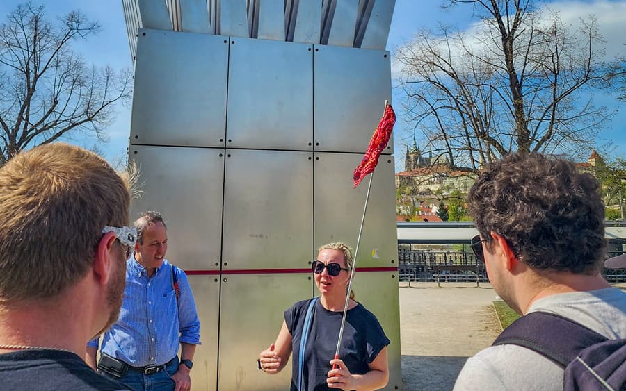 Pacote: Visita Guiada ao Castelo de Praga, Cruzeiro no Rio e Transferência de Autocarro