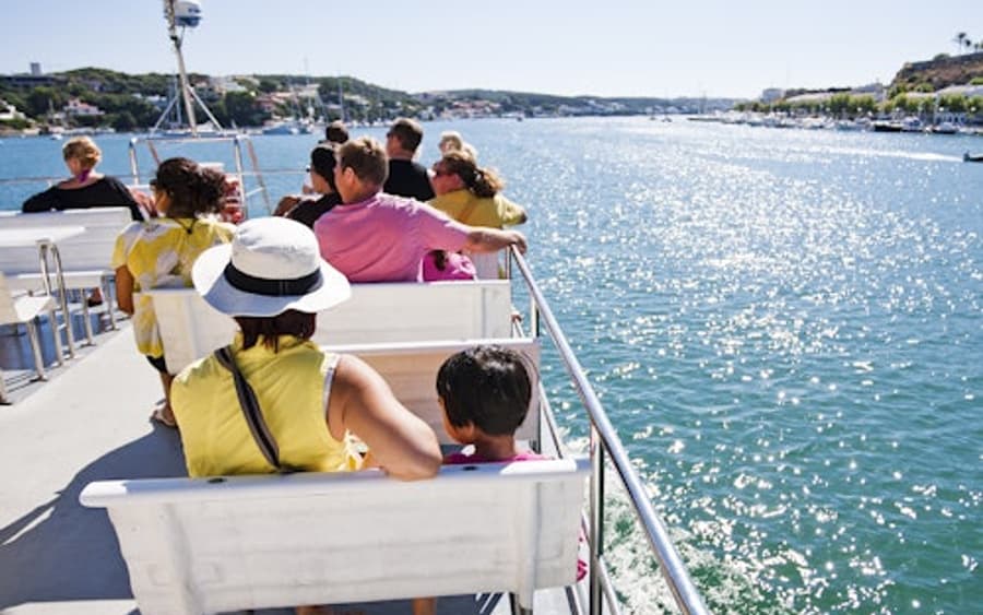 Crucero por el Puerto de Maó con Vistas Subacuáticas