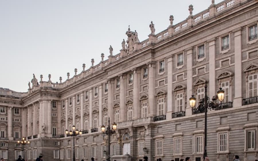 Bernabeu Tour & Museum + Royal Palace Madrid