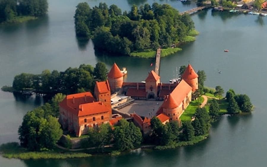 Vilnius'tan Trakai Adası Turu + Trakai Kalesine Giriş
