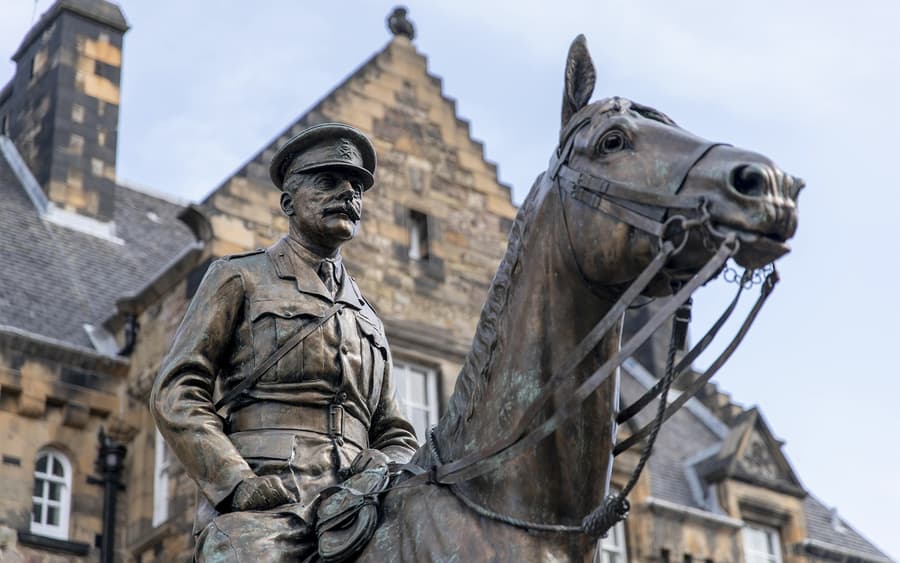 Isang Pasyal na Gabay na Paglalakad sa Edinburgh Castle na may Mabilis na Pagpasok