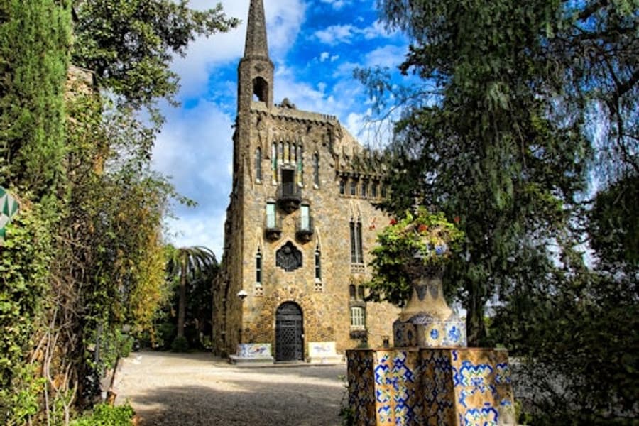 Torre Bellesguard: Entry Ticket + Guided Tour, at Torre Bellesguard