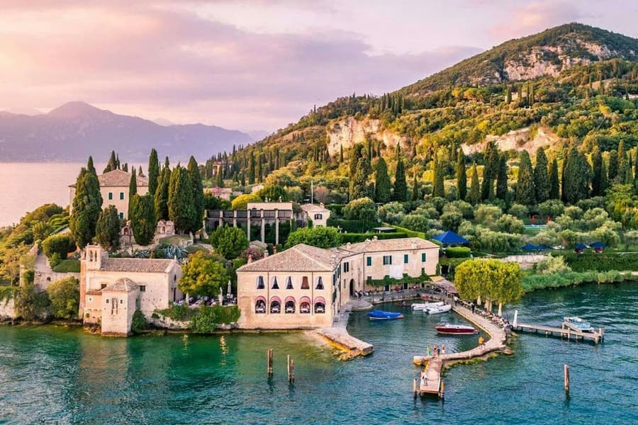 Milan: One-Way Train Transfer To Peschiera Del Garda tickets
