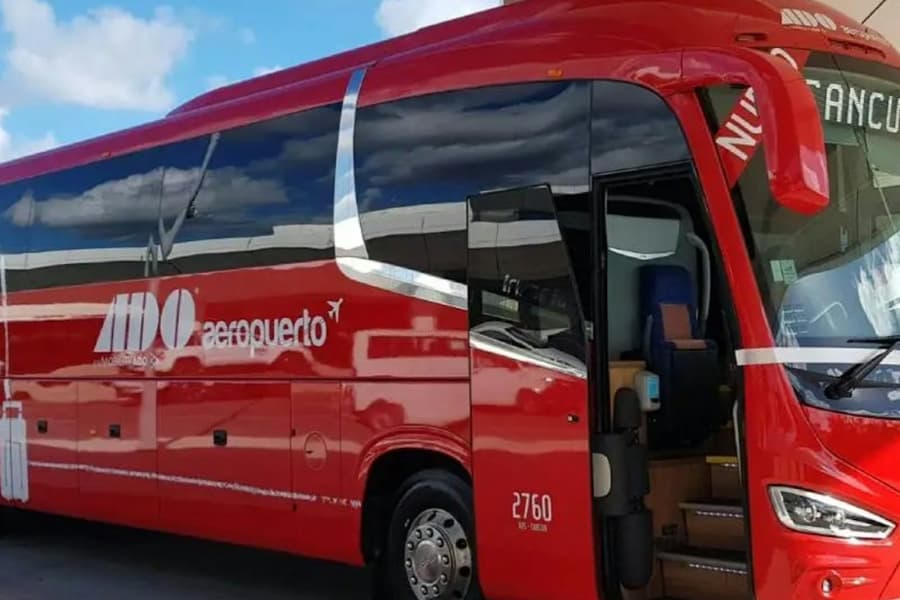 Cancún: Bus Transfer To/From Airport and Cancún City Centre, at Cancún Airport Transfers, Cancun