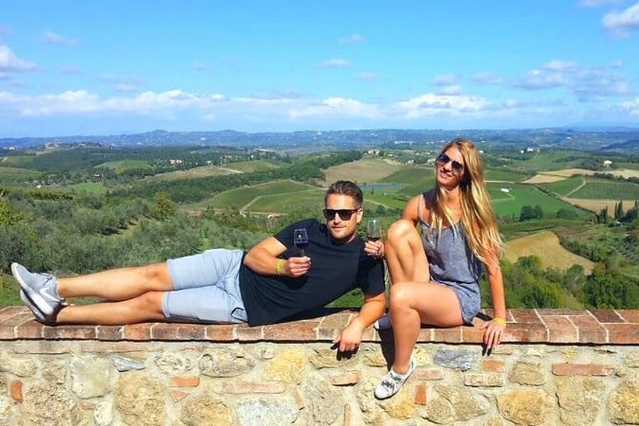Grape Escape Winery Tour, at Florence: Parcheggio Oltrarno
