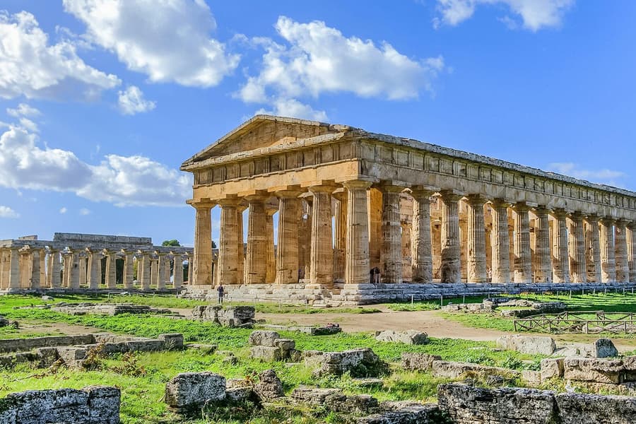 From Naples: Paestum Skip-the-Line Tickets with Round-Trip Train, at Napoli Centrale