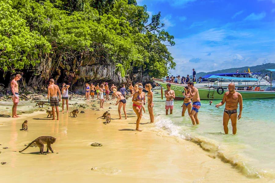 De Phi Phi: Tour a Maya Bay em Longtail Boat com Snorkeling, at Marlin Statue, Phuket