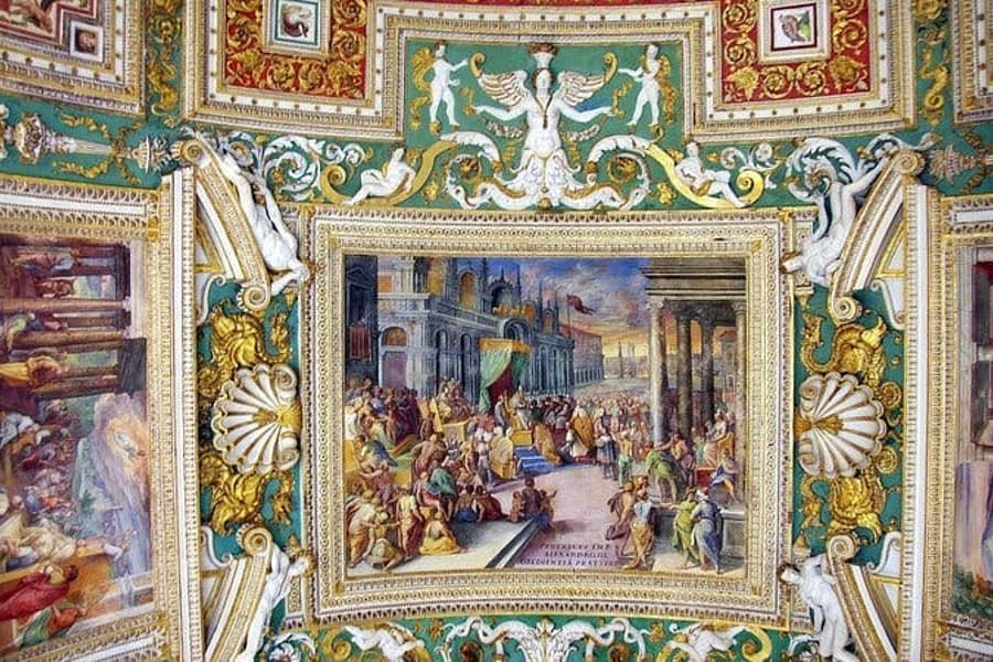 Vatican Museums and Sistine Chapel Fast Track Access No Refund, at Vicolo del Farinone 23
