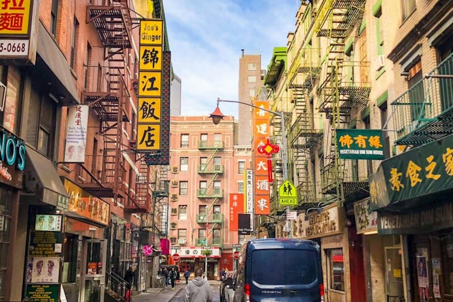 New York City: Lower East Side, Chinatown & Little Italy Guided Tour in French tickets at New York City Tours