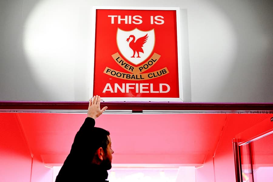 Liverpool: The Anfield Experience Tour with Food and Drinks, Liverpool
