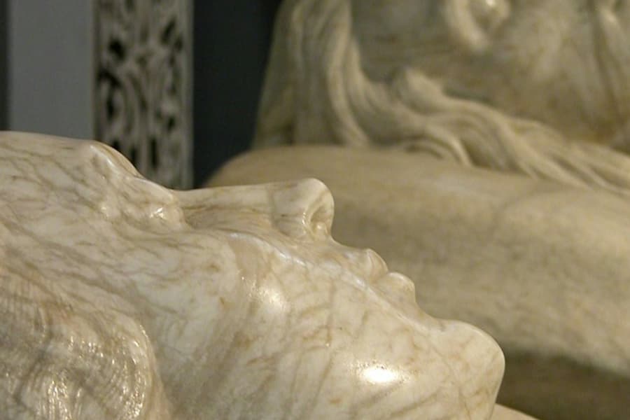 Mausoleum of the Lovers of Teruel, at Mausoleum of the Amantes, Teruel