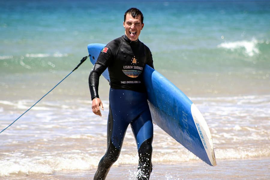 2-Hour Group Surf Lesson in Carcavelos Beach, Lisbon