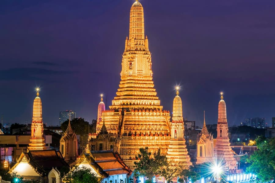Bangkok: Wat Arun, Wat Pho, Chinatown & Tuk Tuk Thrills, at Wat Arun