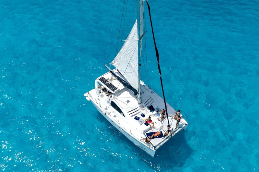 Isla Mujeres Tour with Catamaran, Snorkeling & Beach Club, Cancun
