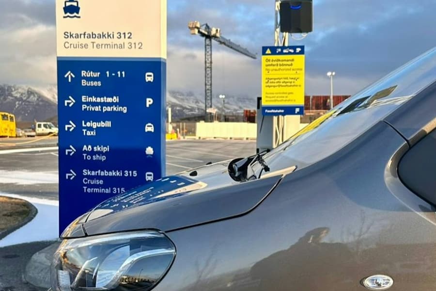 Blue Lagoon: One-way Private Transfer from Skarfabakki Cruise Terminal tickets at Iceland Attractions Transfers