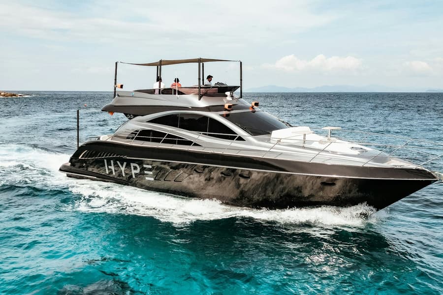 Koh Hong Island & Phang Nga Bay: Yacht Cruise from Phuket + Lunch & Drinks tickets at Phuket Cruises & Boat Transfers