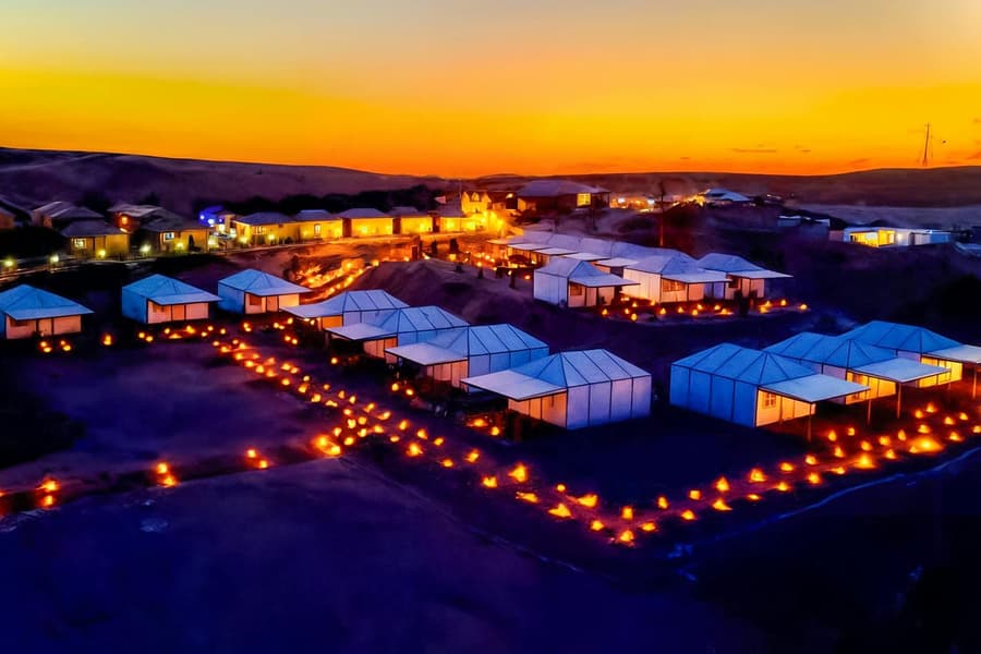 Overnight Agafay Desert Tour with Dinner Show & Pool Access, Marrakesh