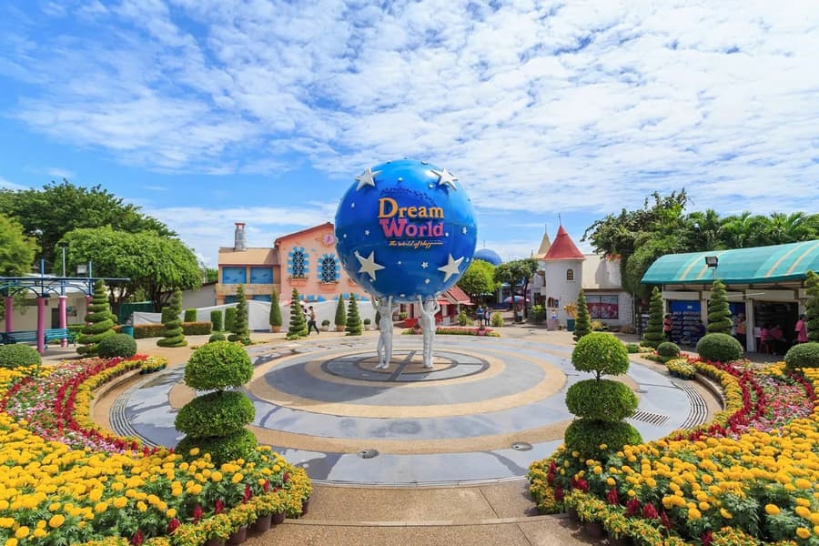 Dream World Super Visa with Unlimited Rides & Snow Town Visit, Bangkok