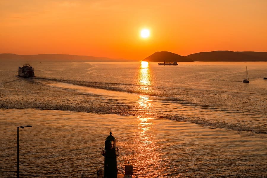 From Split: 1.5-Hour Sunset Sightseeing Cruise with Welcome Drink, Split
