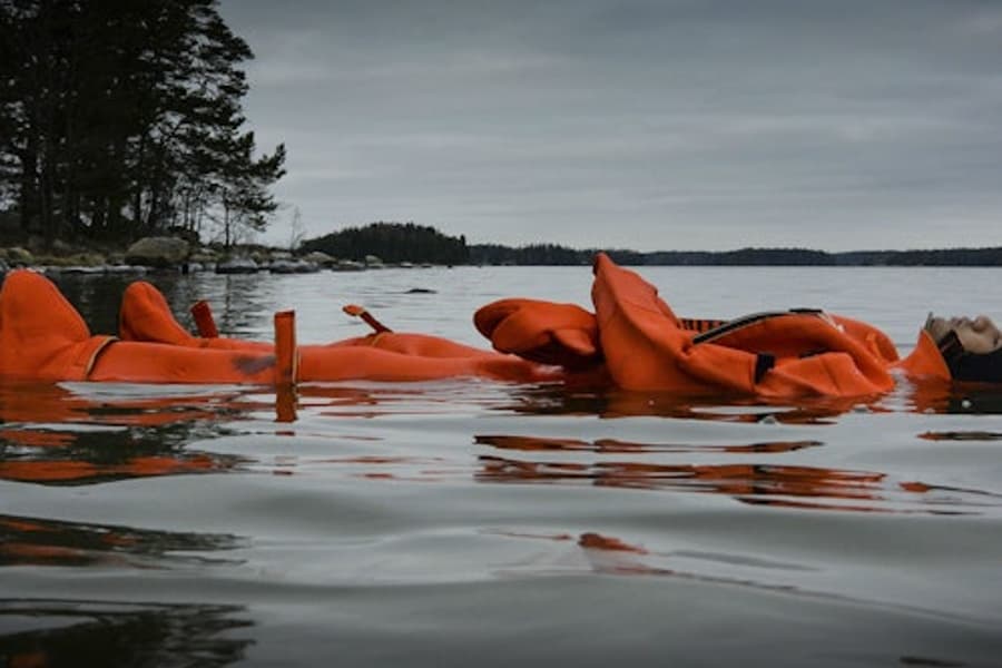 生存服體驗, Helsinki