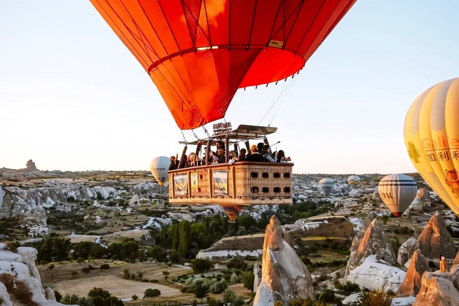 Goreme Valley Sunrise Hot Air Balloon Tour with Breakfast & Transfers, Cappadocia
