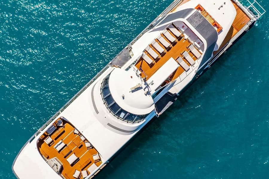 Whitsundays: Super Flyer Boat Tour from Airlie Beach + Snorkeling, Cairns