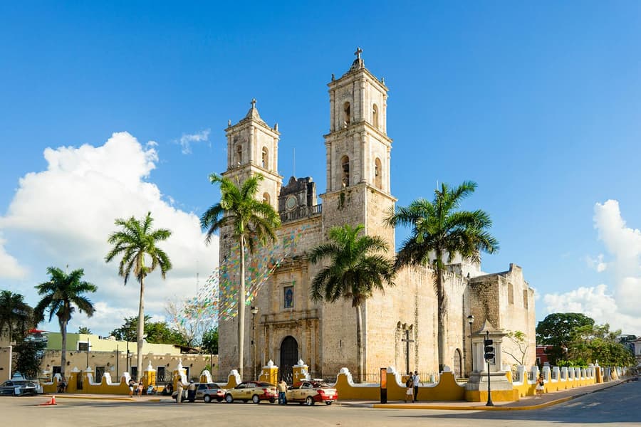From Playa del Carmen: Chichén Itzá, Cenote & Valladolid Tour with Lunch (No Taxes), Cancun