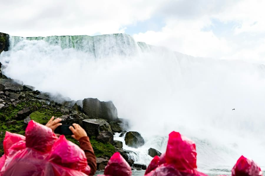 Niagara Falls Day Tour from Toronto + Hornblower Cruise & Niagara-on-the-Lake, Toronto