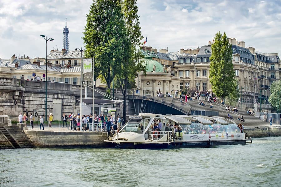 Batobus: Seine River Hop-on Hop-off Boat Tour, Paris