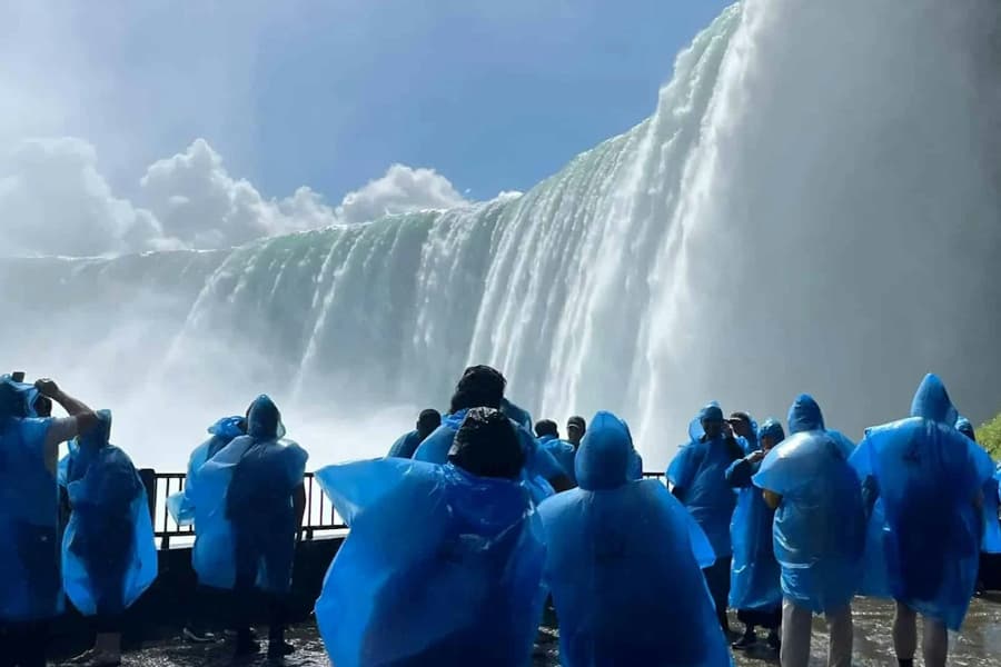 Niagara Falls: Tour from Toronto + Boat Cruise  + Journey Behind the Falls, Toronto