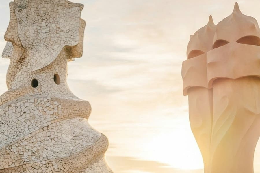 Casa Batlló & La Pedrera: Fast Track Ticket + Guided Tour