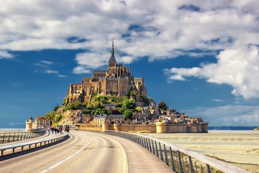 Pulau Mont Saint-Michel: Aplikasi Panduan Audio oleh TouringBee, at Mont Saint-Michel Abbey, Le Mont Saint Michel