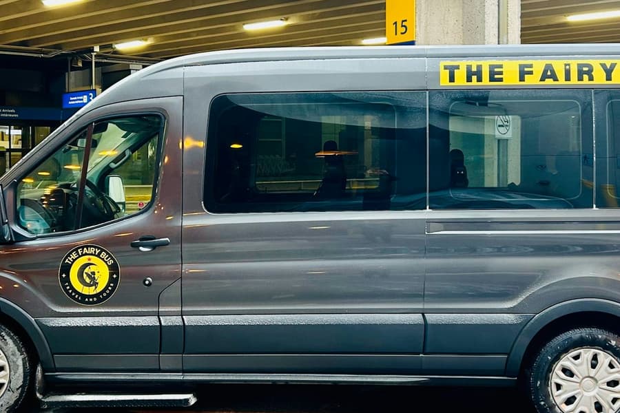 Banff: Shared Shuttle Transfer from Calgary International Airport, Calgary