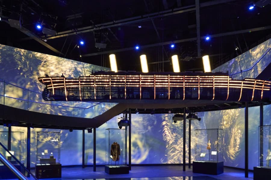 Belfast: Hop-on Hop-off Bus Tour + Titanic Belfast Museum Entry + Train Ticket, at Belfast Day Trips from Dublin, Dublin