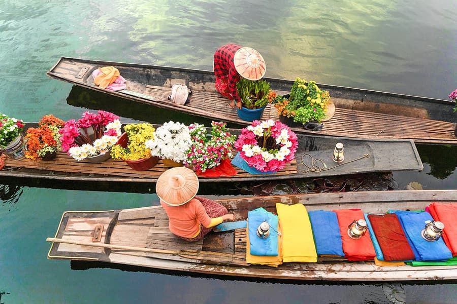 Amphawa Floating Market & Maeklong Railway Market Full-Day Guided Tour [Fri-Sun], Bangkok
