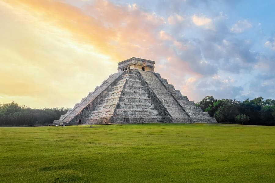From Cancún: Chichén Itzá, Cenote & Valladolid Tour (Without Taxes), Cancun