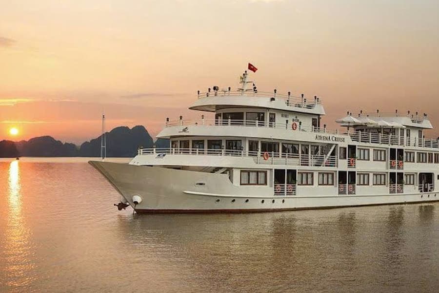 Ha Long Bay: 2D1N Cruise + Sung Sot & Ti Top Entry + Meals + Optional Transfer, Thành Phố Hạ Long