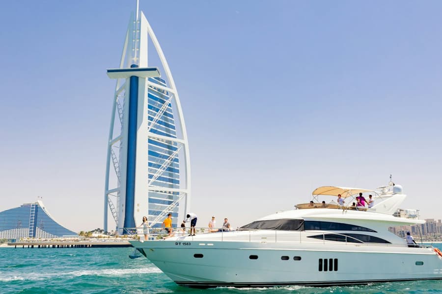 Dubai Harbour: 2-Hr Luxury Yacht Tour with Food & Drinks, at Dubai Sightseeing Cruises